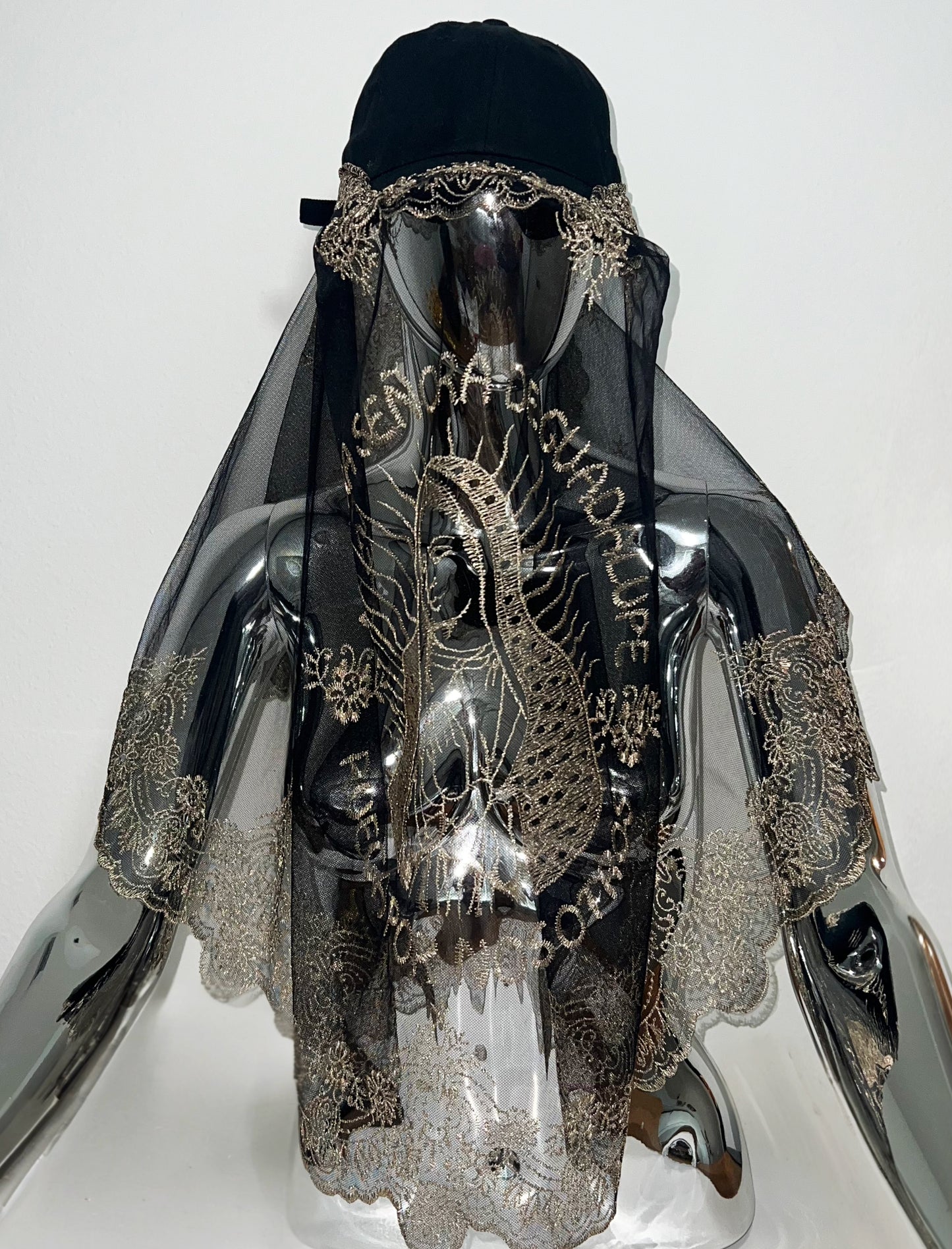 Nosotros Veiled Hat
