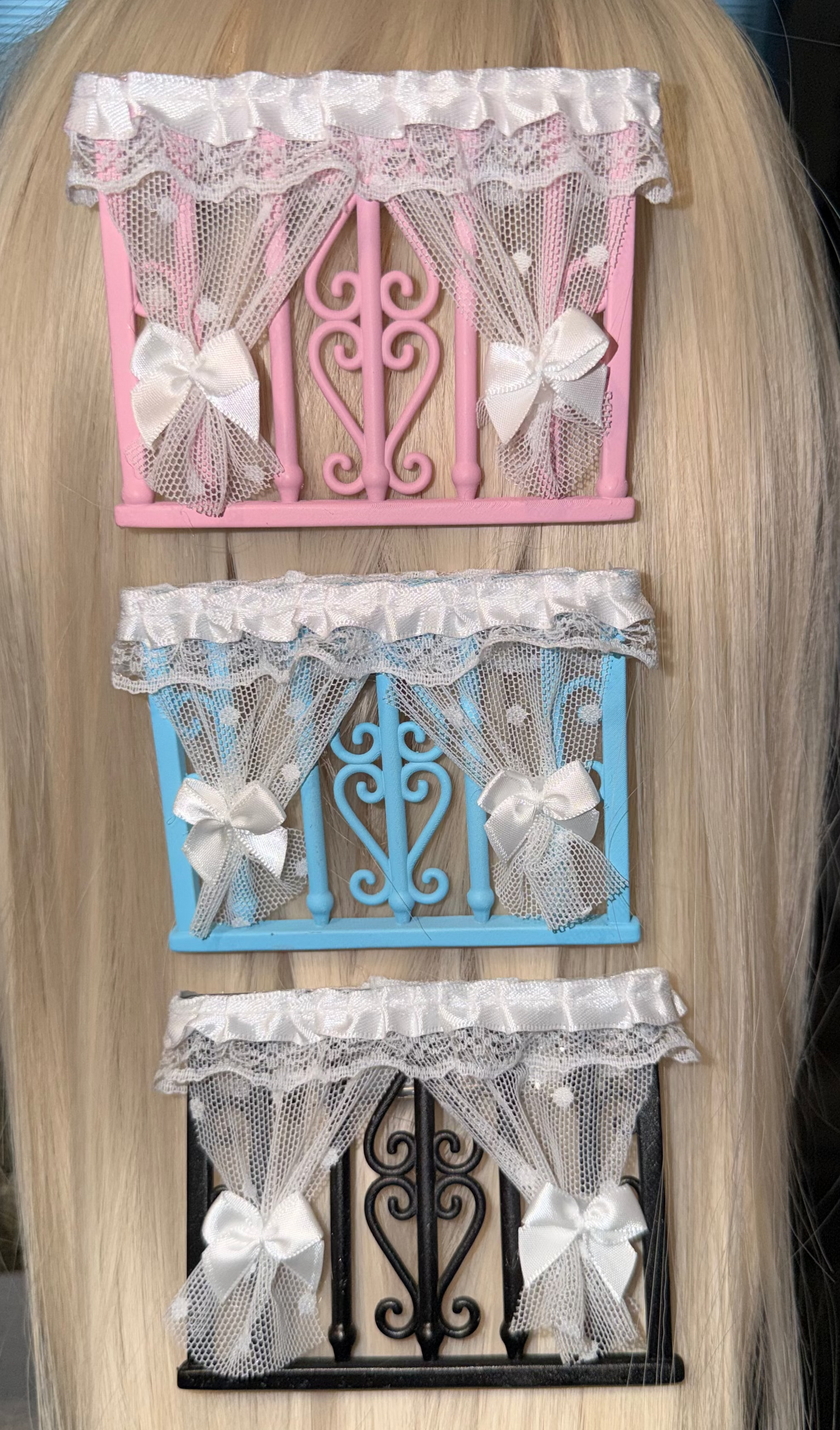 Window Hair Clip